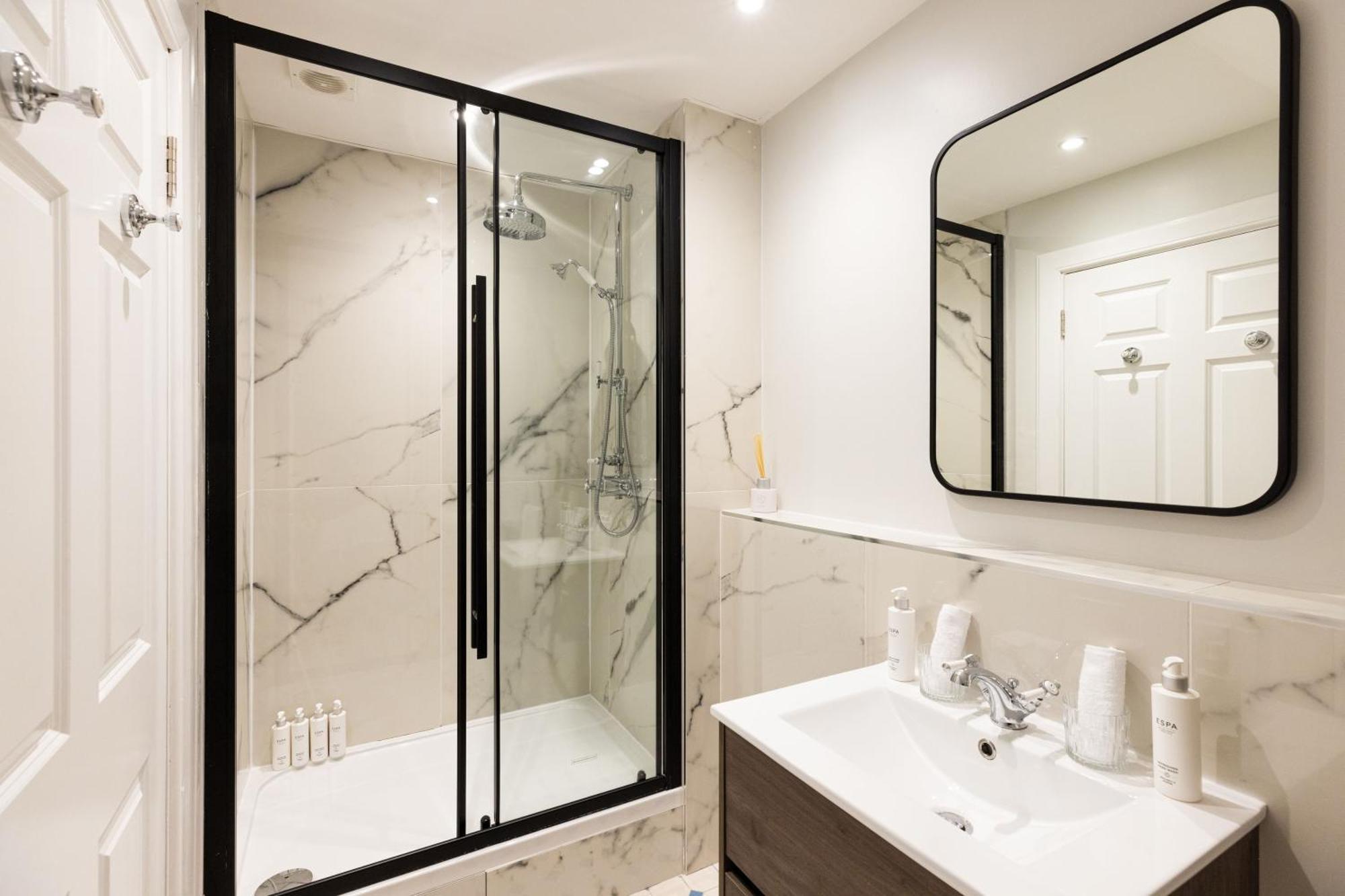 Righ Properties - Luxurious City Centre Three Bedroom Apartment Edinburgh Bagian luar foto